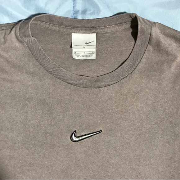 3D METALLIC NIKE SWOOSH T-SHIRT (VINTAGE) - Picture 2 of 3